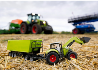 toy tractor